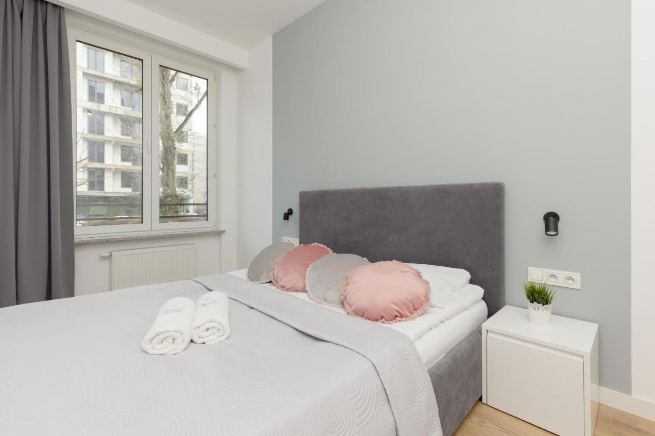 Wola Pet-Friendly Apartments With Ac Slawinska By Noclegi Renters وارسو المظهر الخارجي الصورة