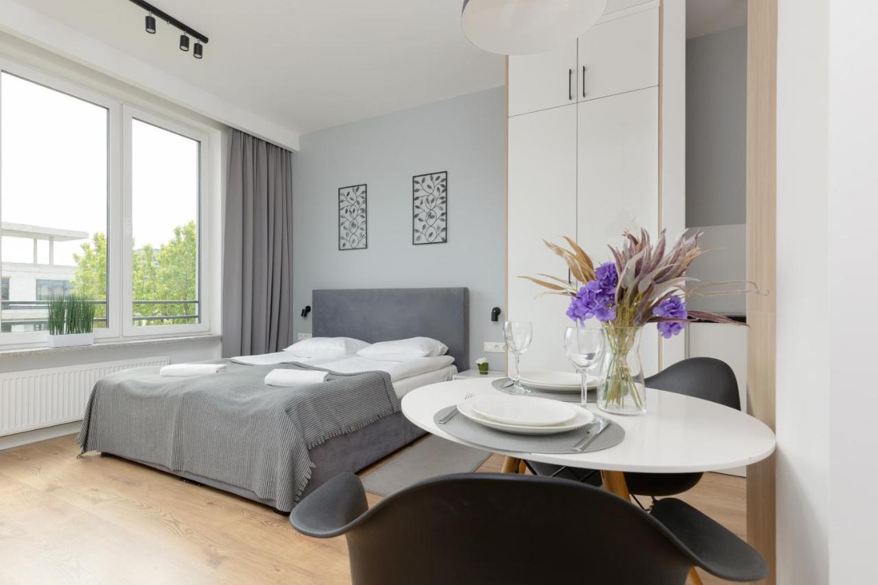 Wola Pet-Friendly Apartments With Ac Slawinska By Noclegi Renters وارسو المظهر الخارجي الصورة
