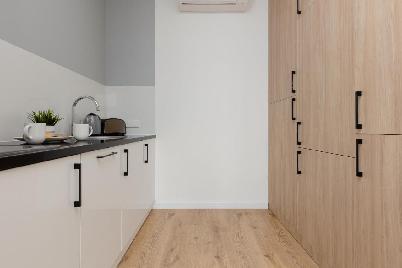 Wola Pet-Friendly Apartments With Ac Slawinska By Noclegi Renters وارسو المظهر الخارجي الصورة