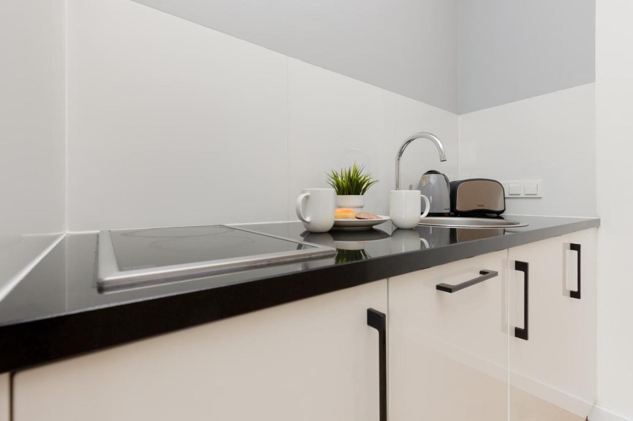 Wola Pet-Friendly Apartments With Ac Slawinska By Noclegi Renters وارسو المظهر الخارجي الصورة
