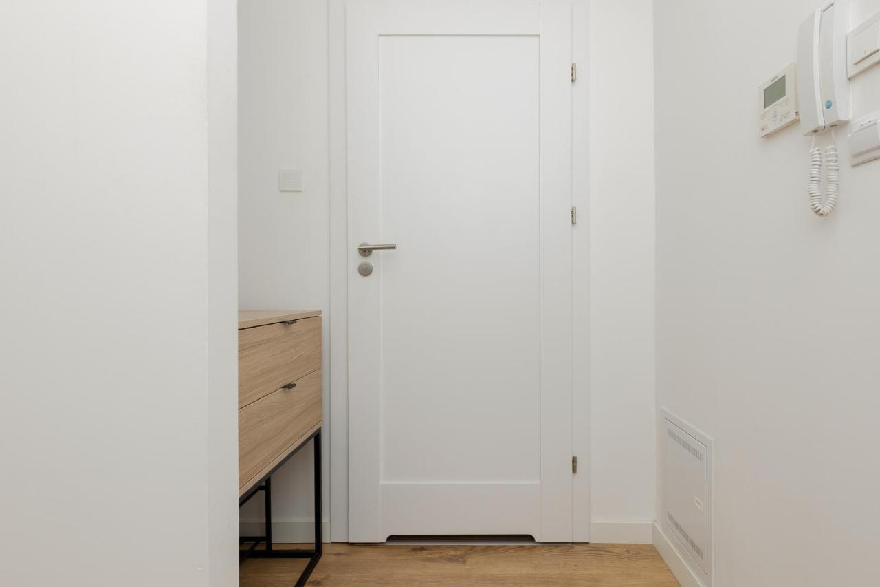 Wola Pet-Friendly Apartments With Ac Slawinska By Noclegi Renters وارسو المظهر الخارجي الصورة