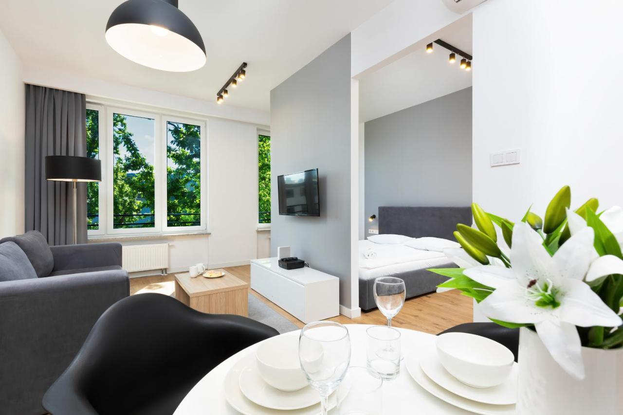 Wola Pet-Friendly Apartments With Ac Slawinska By Noclegi Renters وارسو المظهر الخارجي الصورة