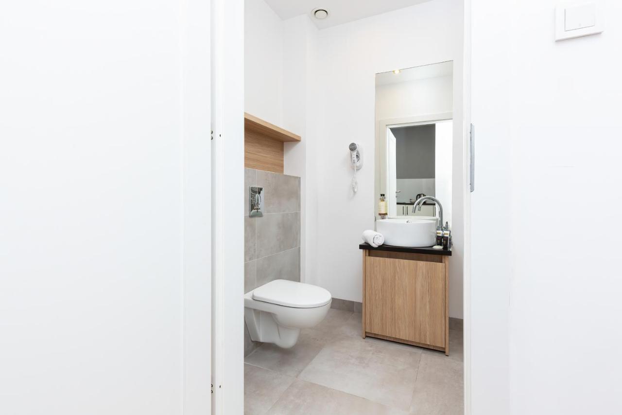 Wola Pet-Friendly Apartments With Ac Slawinska By Noclegi Renters وارسو المظهر الخارجي الصورة
