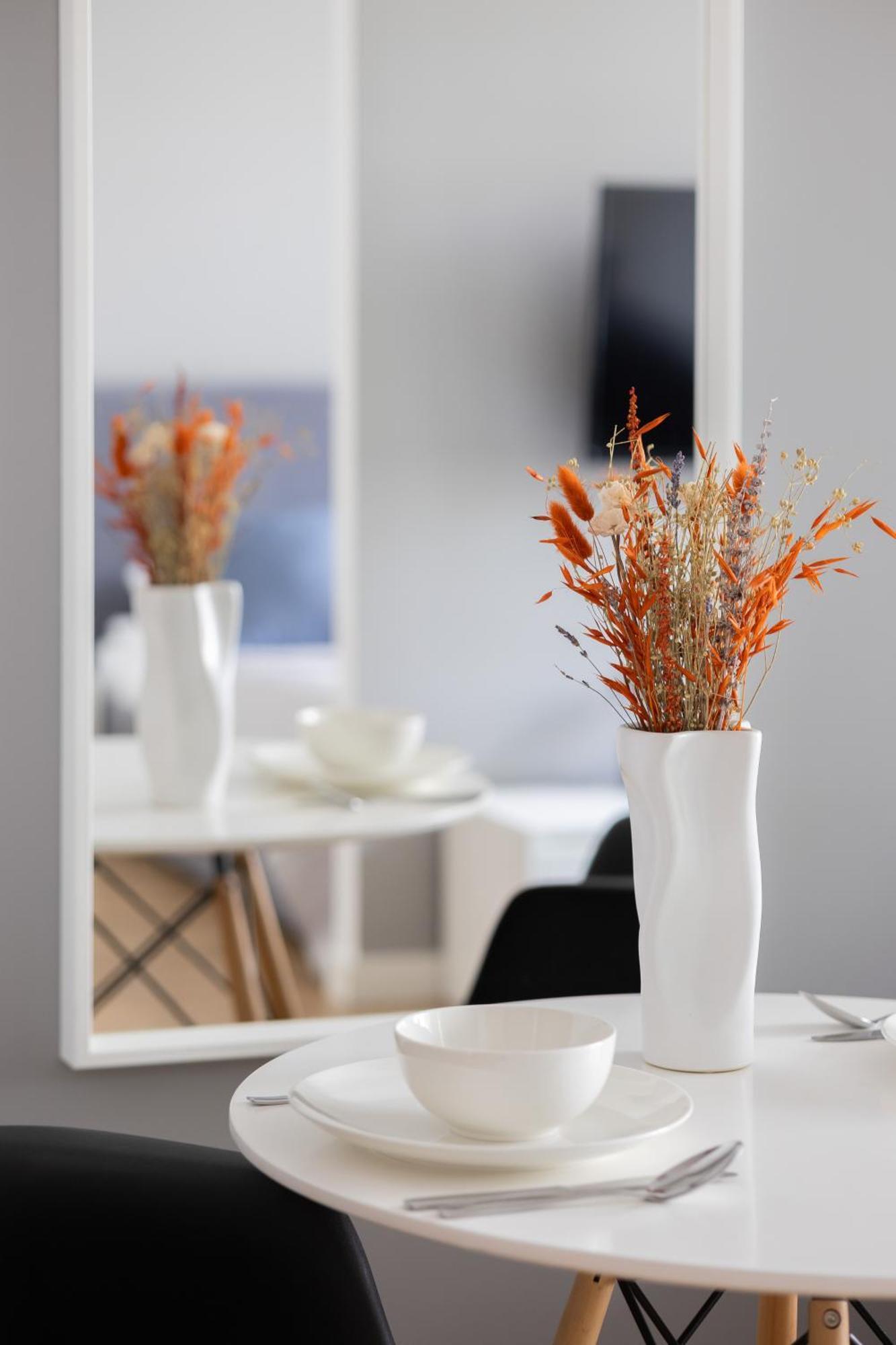 Wola Pet-Friendly Apartments With Ac Slawinska By Noclegi Renters وارسو المظهر الخارجي الصورة